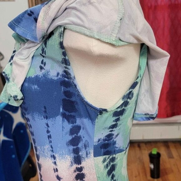 Derek Heart Dress - Picture 2 of 12